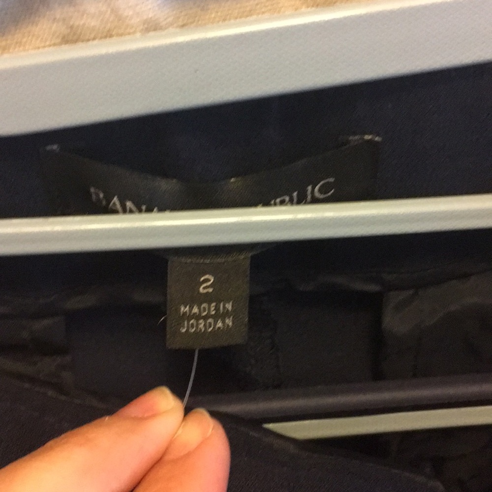 Size 2 must see NWT banana republic navy pants - Picture 3 of 7